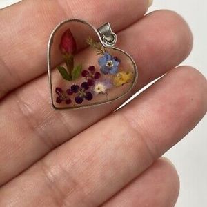 VTG Sterling ATI Silver MEXICO Flowers in Resin Floral Love Heart Pendant